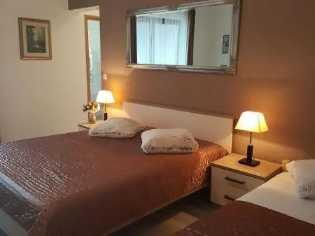 Studio In With Balcony, Wifi, Washing Machine Apartment
